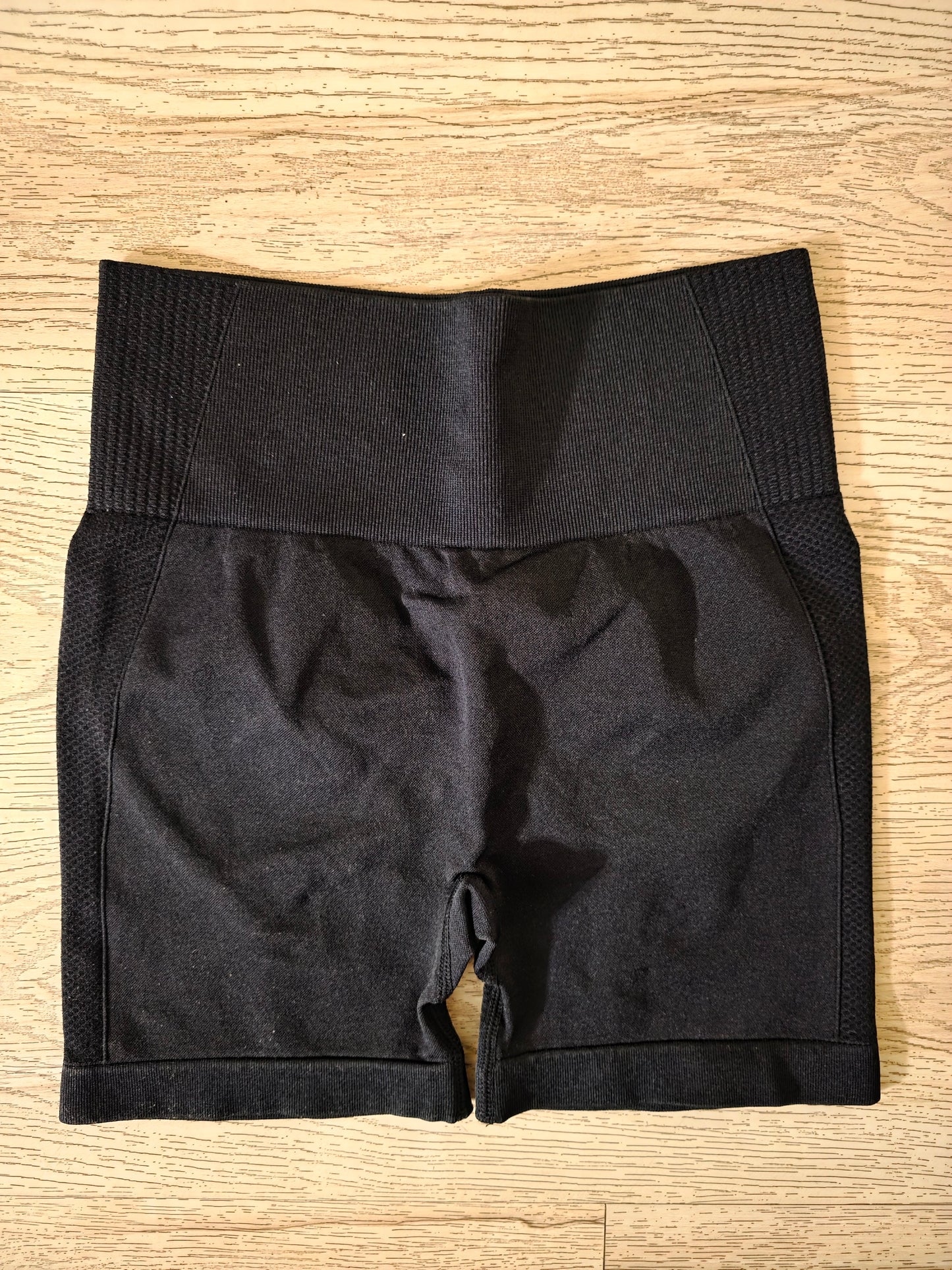Booty Sculpt Biker Shorts-Ribbed